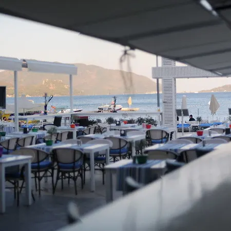 호텔 Mert Seaside (adults Only) 말마리스